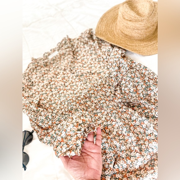 |SOLD| Carly Jean Los Angeles Ellie Dress - Picture 3 of 11